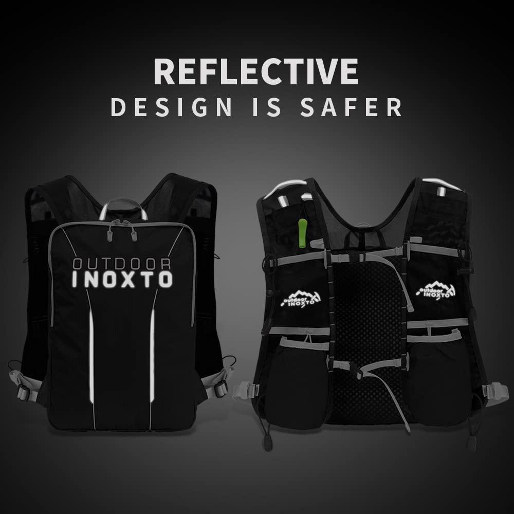 Reflective details on the front and rear of the vest